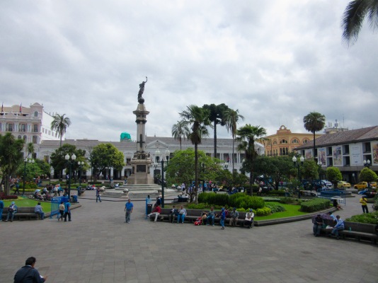 Plaza de la Independencia y Palacio municipal